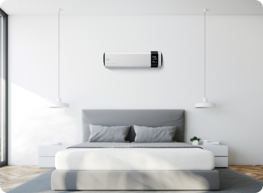 특급호텔 및 리조트 시설 내 객실 안에 바이러스, 공기살균 등 관리가 가능한 세스코(CESCO)의 UV 파워 공기 살균기가 침대 위 벽면에 설치되어 있습니다.